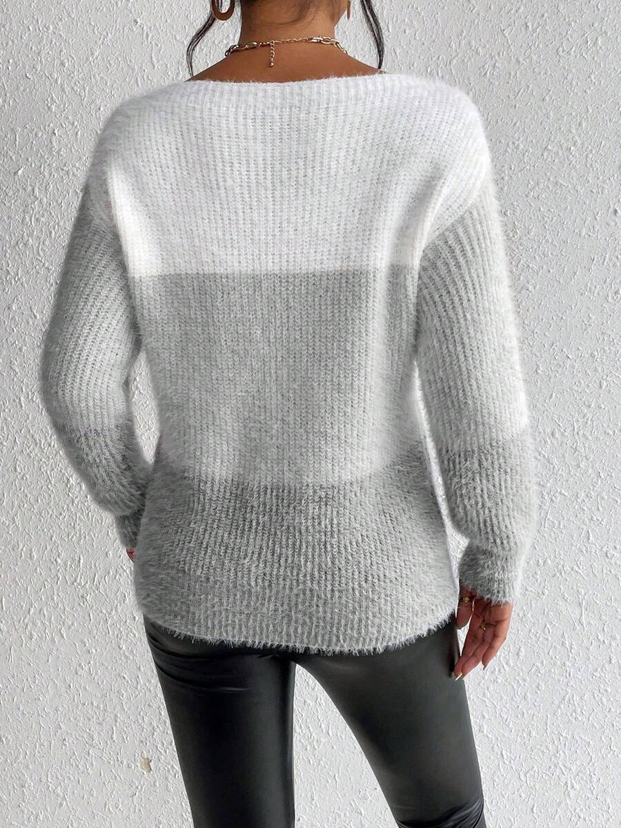 Karolina – Gestreepte trui met subtiel patroon