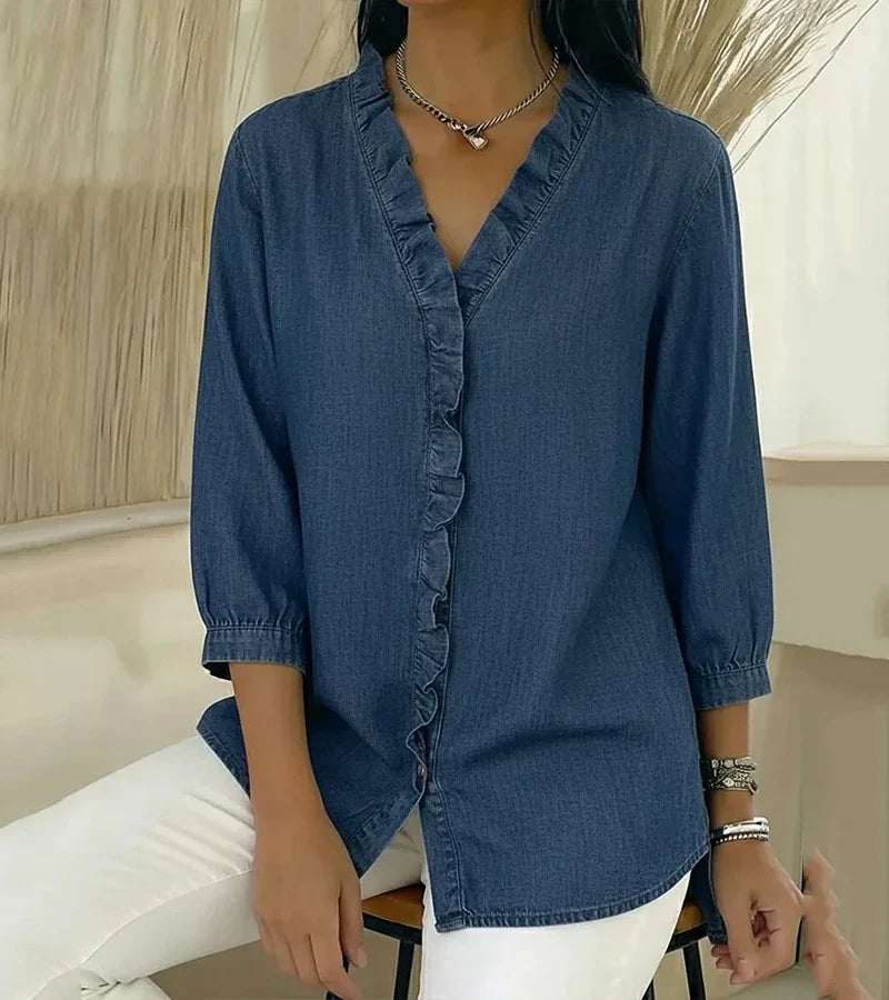 Sylwia – Blouse met V-hals en subtiele volants
