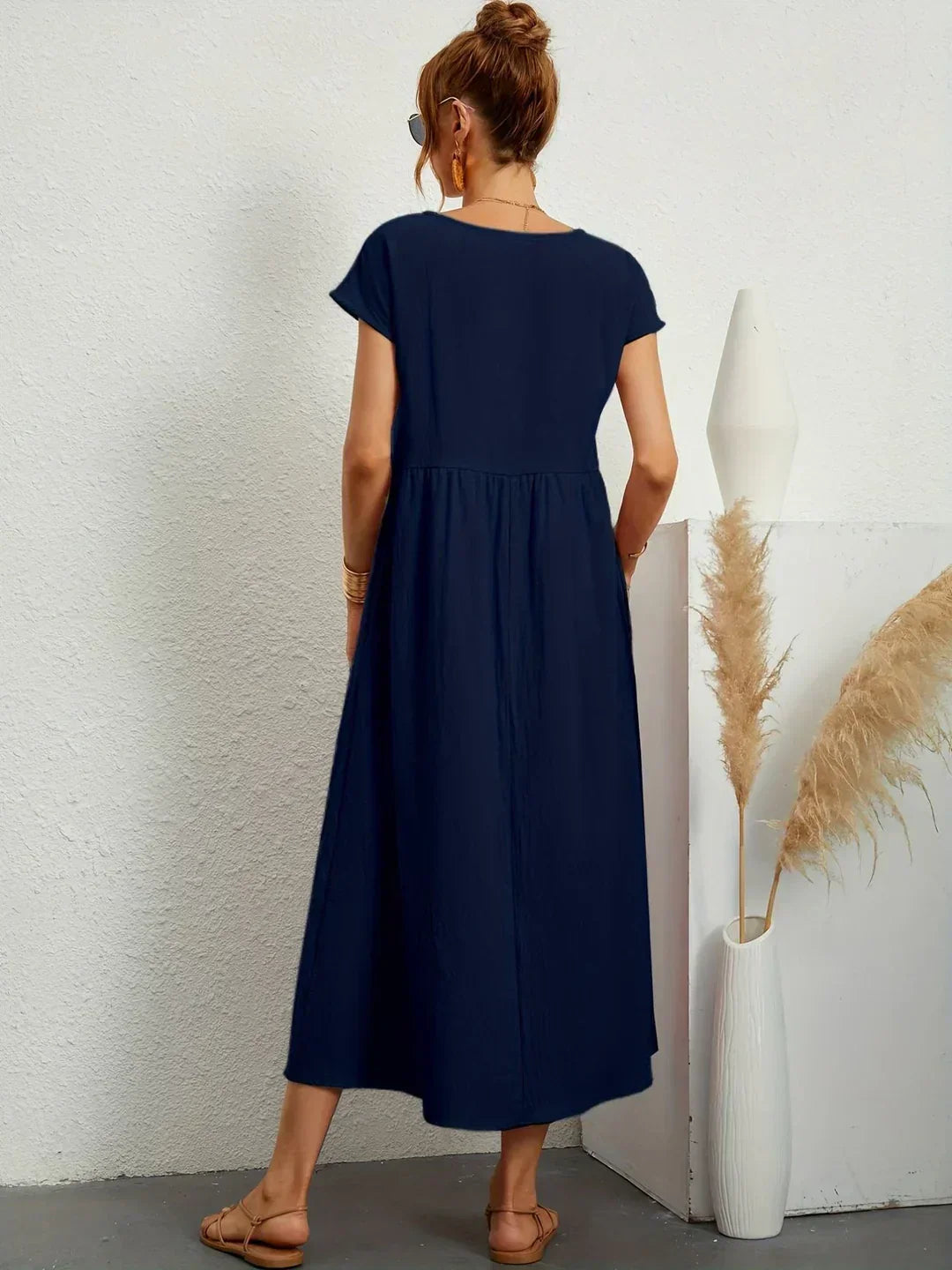 Zofia – Elegancka sukienka o prostym kroju