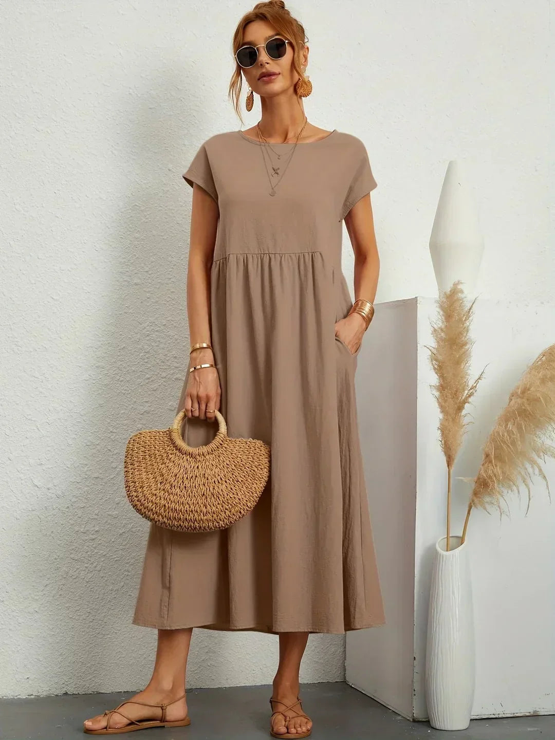 Zofia – Elegancka sukienka o prostym kroju