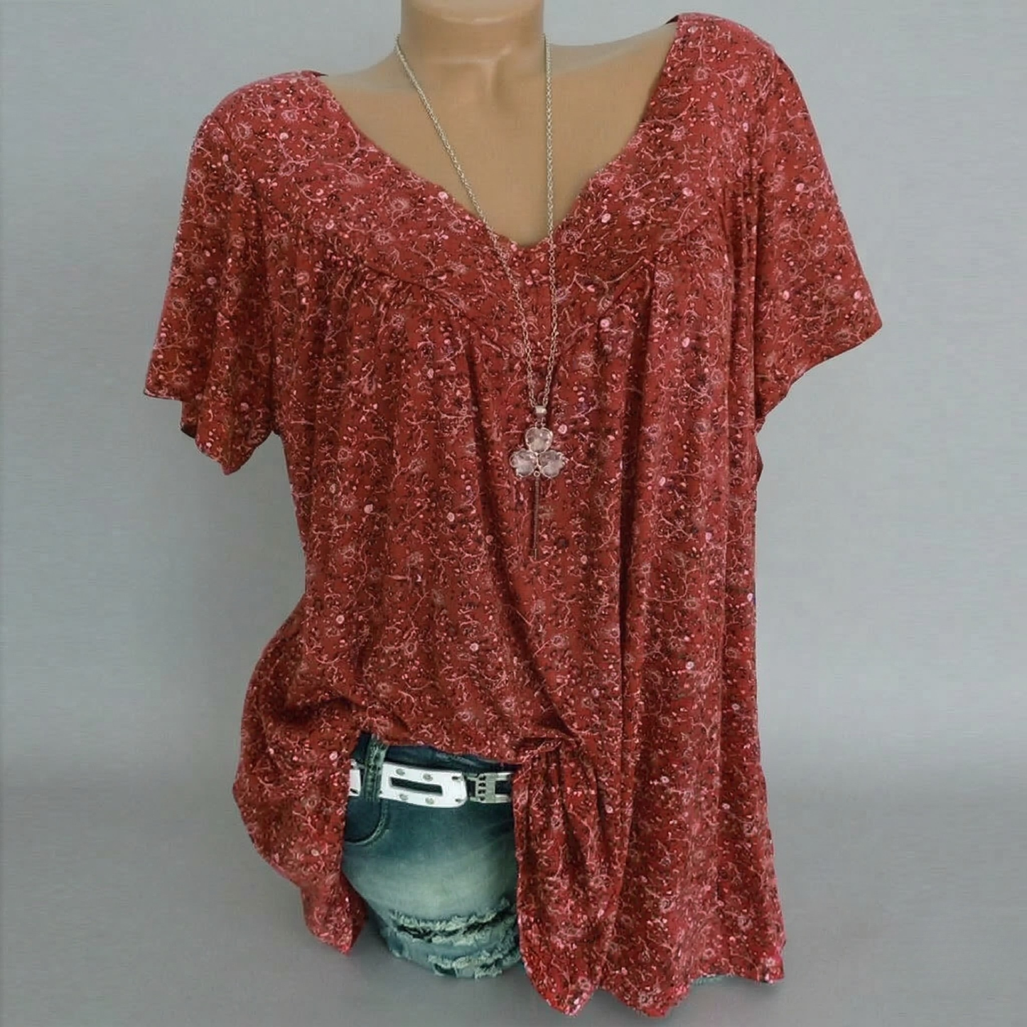 Anita – T-shirt met bloemenprint en V-hals