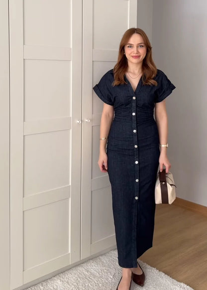 Dominika – elegancka sukienka z guzikami o prostym kroju